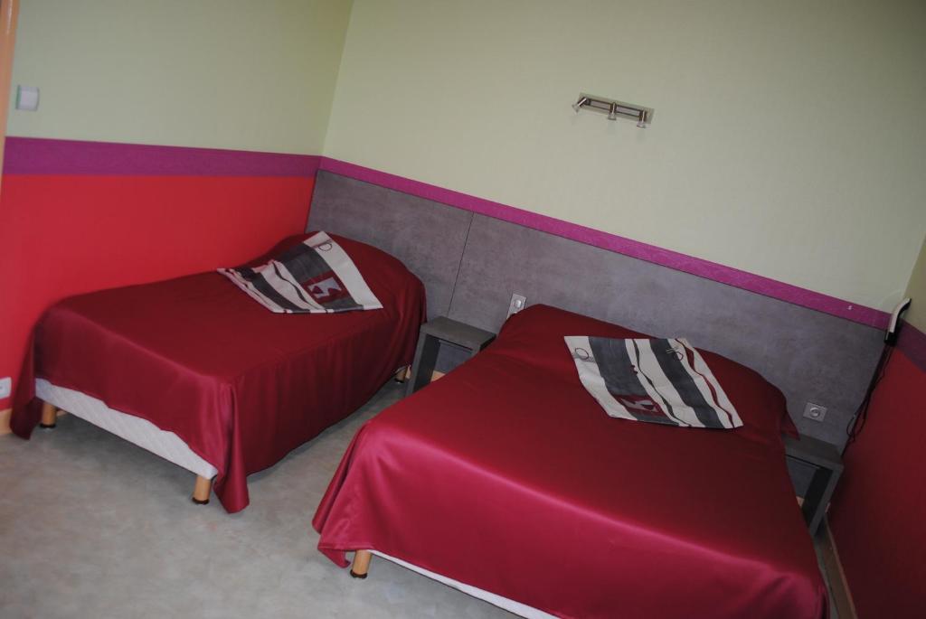 Hotel Des Voyageurs Chez Betty Neussargues en Pinatelle المظهر الخارجي الصورة