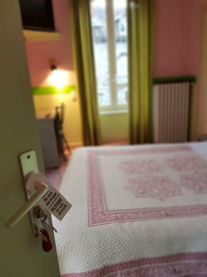 Hotel Des Voyageurs Chez Betty Neussargues en Pinatelle الغرفة الصورة