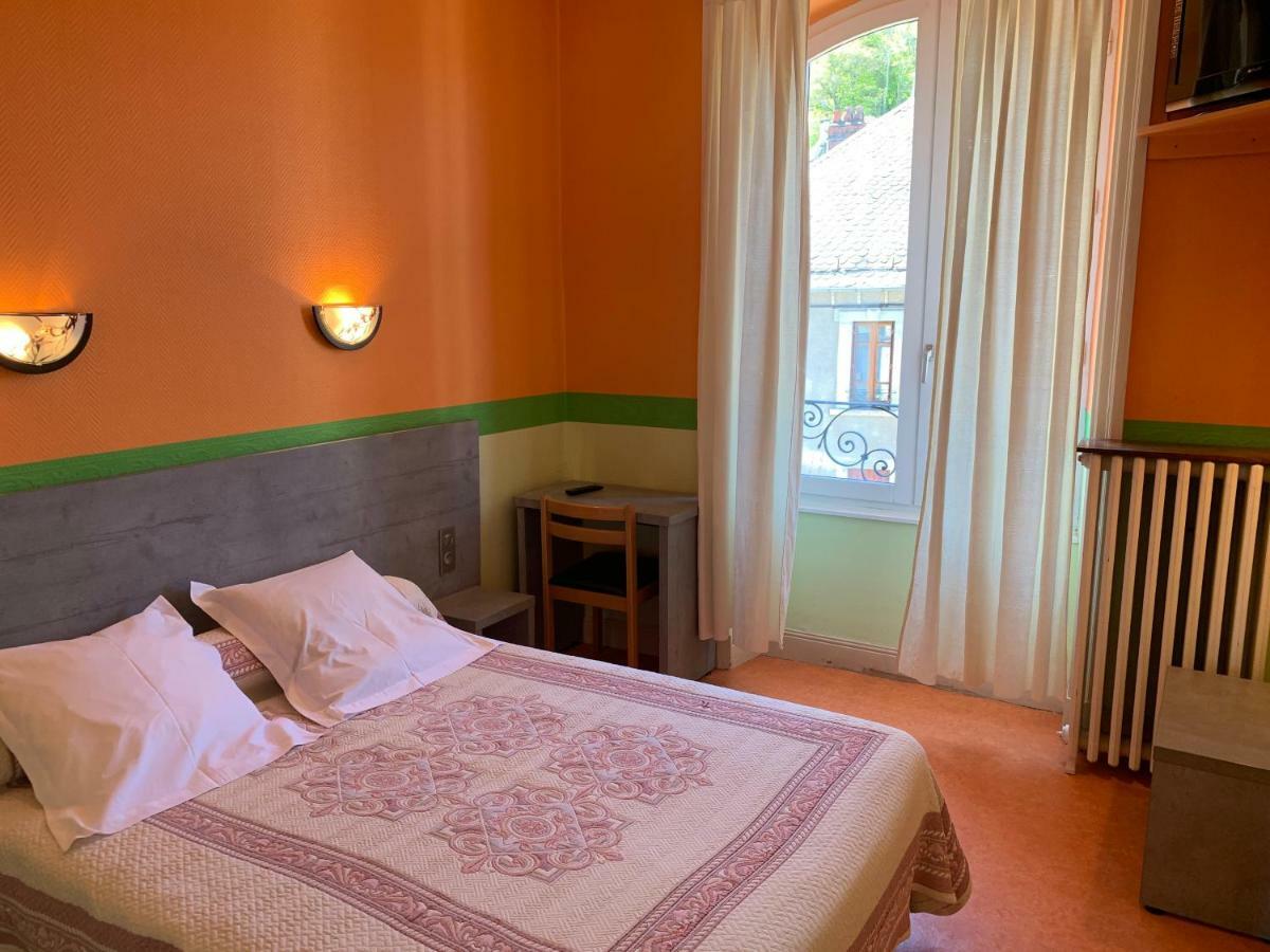 Hotel Des Voyageurs Chez Betty Neussargues en Pinatelle المظهر الخارجي الصورة